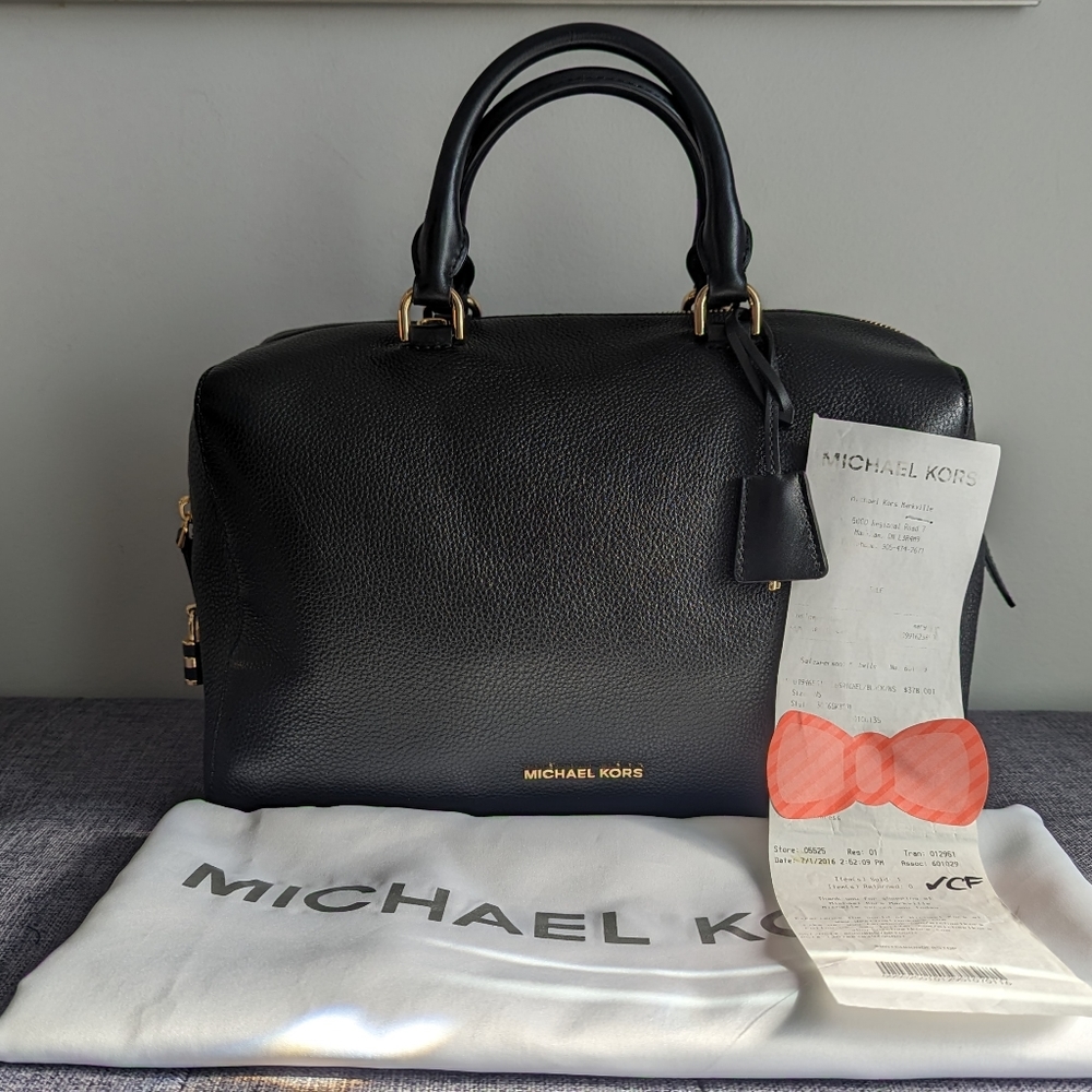 WITH Receipt* Michael Kors leather bag